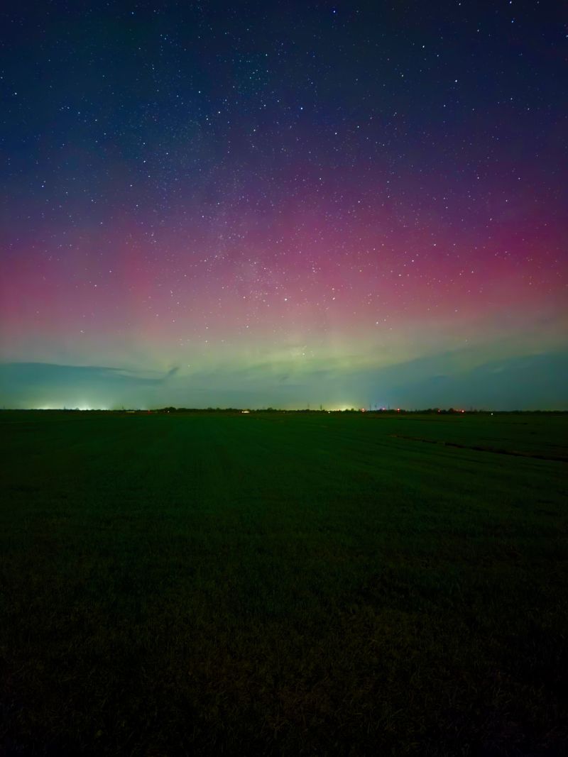 Polarlicht über den Feldern bei Detern
